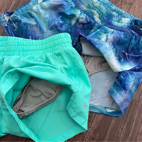 Old Navy Active Shorts with Lining - Two Pairs - Picture 3 of 4